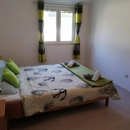 Apartment Mirjana Radovic *