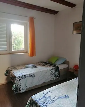 Mirjana Radovic דירה *